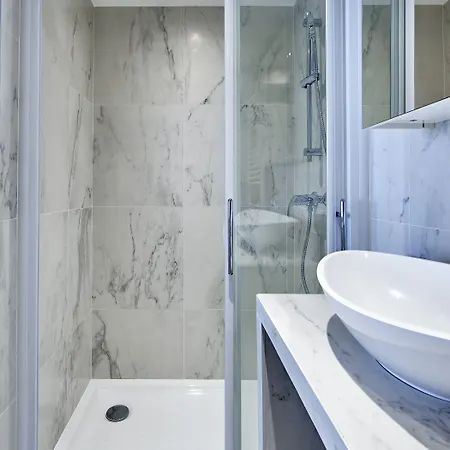 ماي ميزون ان - سانتي * باريس