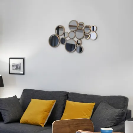 ماي ميزون ان - سانتي * باريس