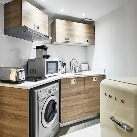 ماي ميزون ان - سانتي * باريس